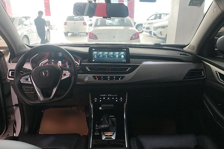 Used CHANGAN CS75 2020 280T DCT Luxury Version China VI Standard Center Console