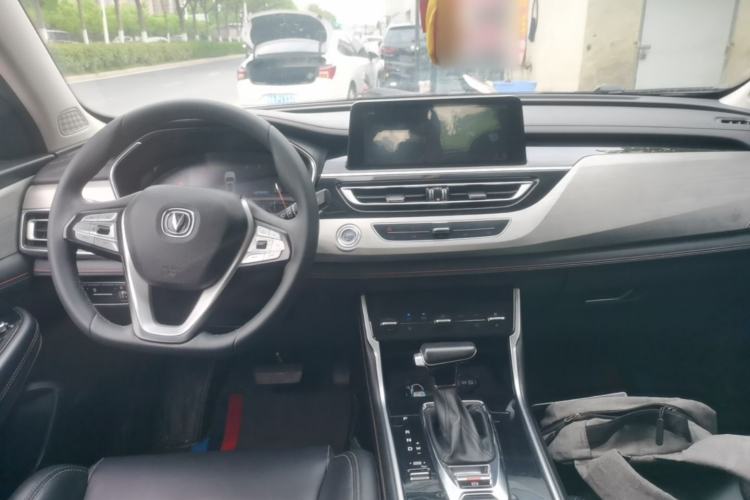 Used CHANGAN CS75 2020 280T DCT Luxury Version China VI Standard Center Console
