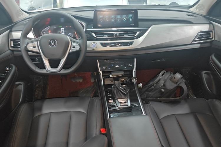 Used CHANGAN CS75 2020 280T DCT Luxury Version China VI Standard Center Console