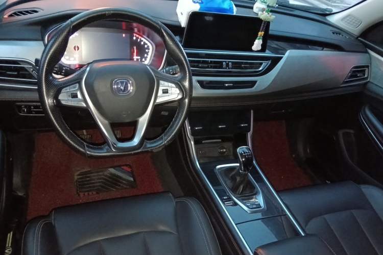 Used CHANGAN CS75 2020 280T Manual Elite Version China VI Center Console