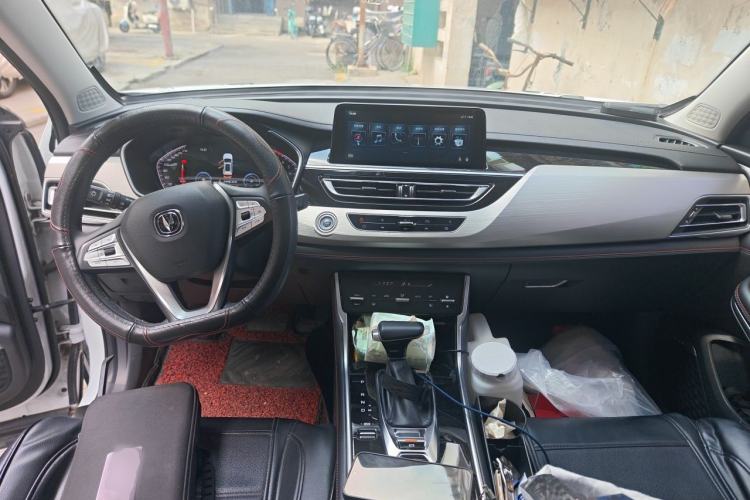 Used CHANGAN CS75 2020 280T DCT Luxury Version China VI Standard Center Console