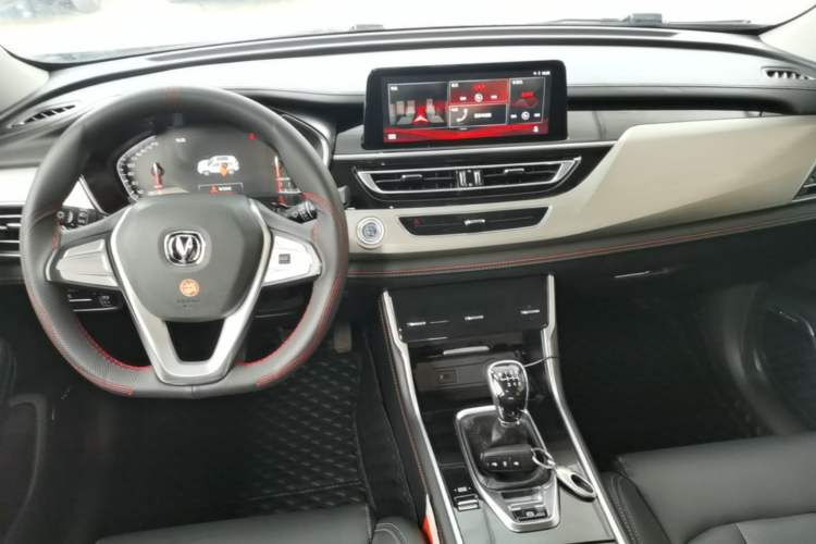 Used CHANGAN CS75 2020 280T Manual Elite Version China VI Standard Center Console