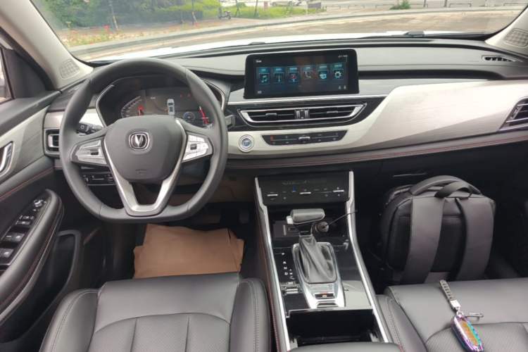 Used CHANGAN CS75 2020 280T DCT Luxury Version China VI Standard Center Console