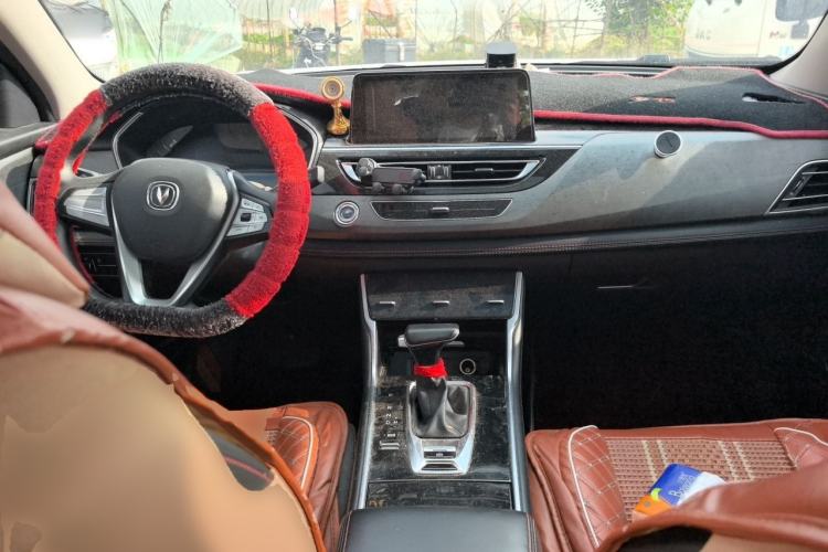 Used CHANGAN CS75 2020 280T DCT Luxury Model China VI Standard Center Console