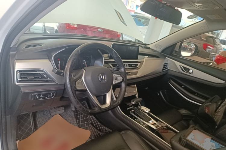 Used CHANGAN CS75 2020 280T Automatic Smart Edition China VI Standard Center Console