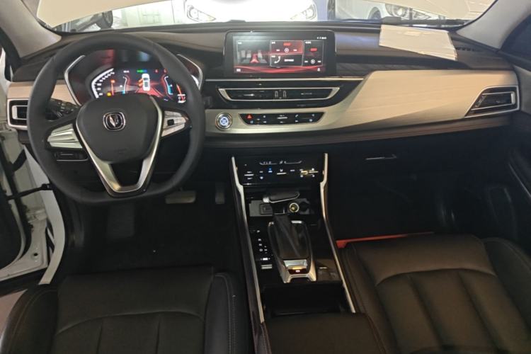 Used CHANGAN CS75 2020 280T DCT Luxury Model China VI Standard Center Console
