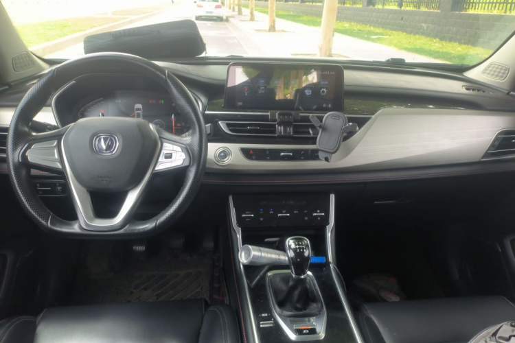 Used CHANGAN CS75 2020 280T Manual Smart Edition China VI Standard Center Console