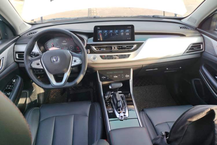 Used CHANGAN CS75 2020 280T Automatic Smart Edition China VI Center Console