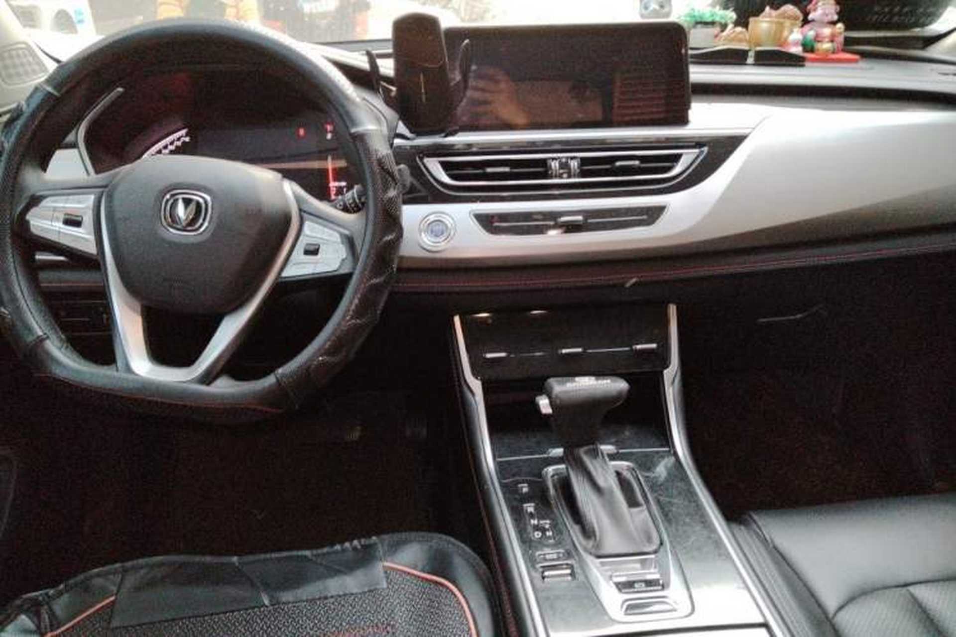 Used CHANGAN CS75 2020 280T DCT Luxury Model China VI Standard Center Console