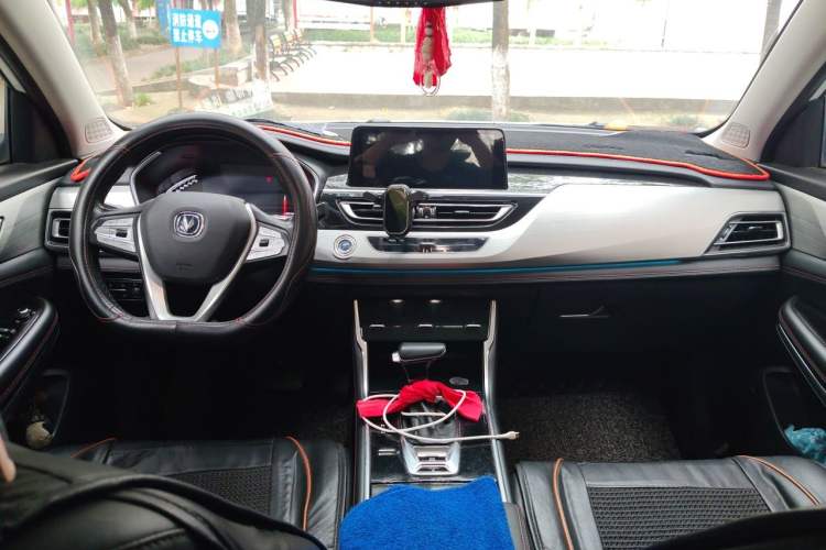 Used CHANGAN CS75 2020 280T Automatic Smart Edition China VI Center Console