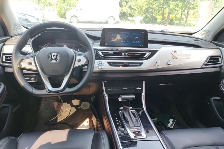 Used CHANGAN CS75 2020 280T DCT Luxury Version China VI Standard Center Console