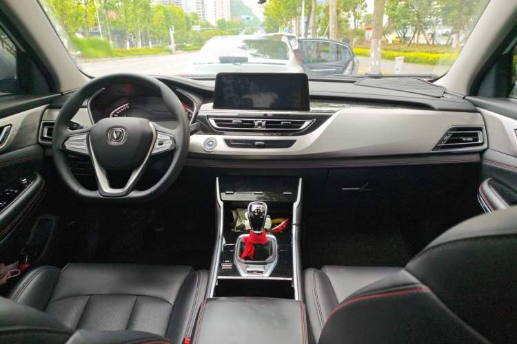 Used CHANGAN CS75 2020 280T Manual Elite Version China VI Standard Center Console
