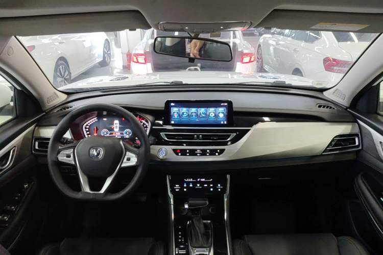 Used CHANGAN CS75 2020 280T Automatic Smart Edition China VI Center Console