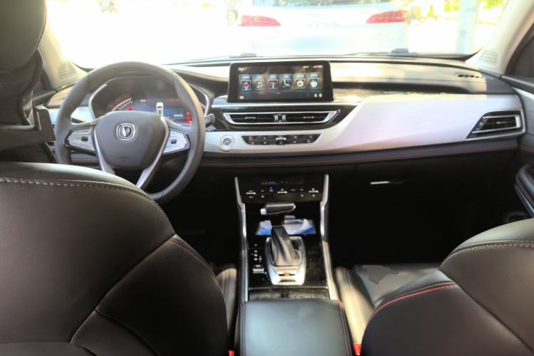 Used CHANGAN CS75 2020 280T DCT Luxury Version China VI Standard Center Console