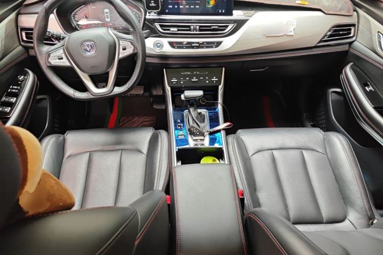 Used CHANGAN CS75 2020 280T Automatic Smart Edition China VI Center Console