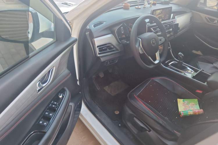 Used CHANGAN CS75 2020 280T Manual Elite Version China VI Standard Driver Seat