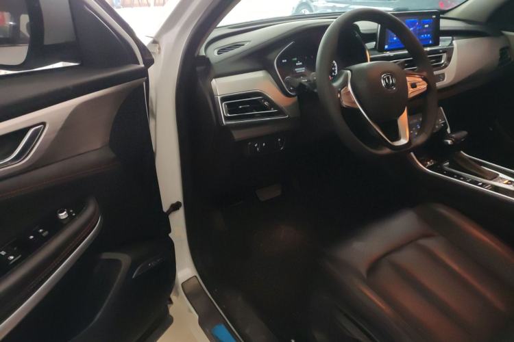 Used CHANGAN CS75 2020 280T DCT Luxury Model China VI Standard Driver Seat