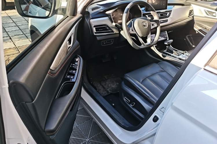 Used CHANGAN CS75 2020 280T DCT Luxury Version China VI Standard Driver Seat