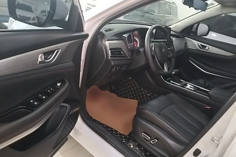 Used CHANGAN CS75 2020 280T DCT Luxury Version China VI Standard Driver Seat