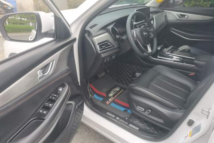 Used CHANGAN CS75 2020 280T DCT Luxury Version China VI Standard Driver Seat