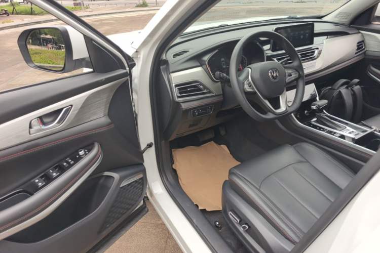 Used CHANGAN CS75 2020 280T DCT Luxury Version China VI Standard Driver Seat