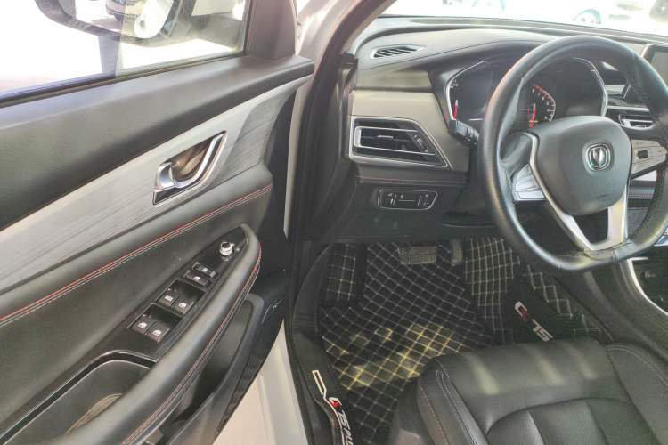 Used CHANGAN CS75 2020 280T DCT Luxury Model China VI Standard Driver Seat