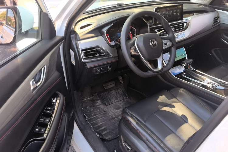 Used CHANGAN CS75 2020 280T DCT Luxury Version China VI Standard Driver Seat