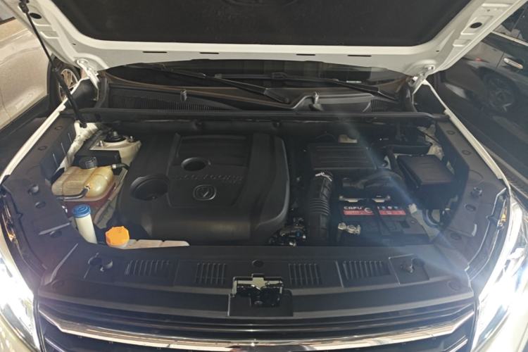 Used CHANGAN CS75 2020 280T DCT Luxury Model China VI Standard Engine Bay
