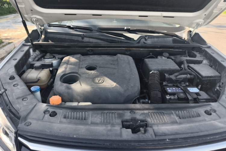 Used CHANGAN CS75 2020 280T DCT Luxury Version China VI Standard Engine Bay