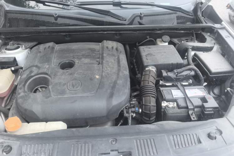 Used CHANGAN CS75 2020 280T DCT Luxury Version China VI Standard Engine Bay