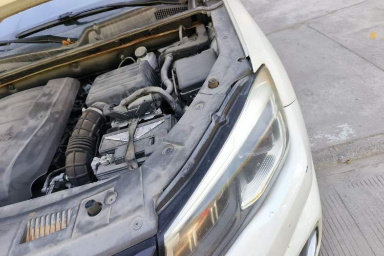 Used CHANGAN CS75 2020 280T DCT Luxury Version China VI Standard Engine Bay Left