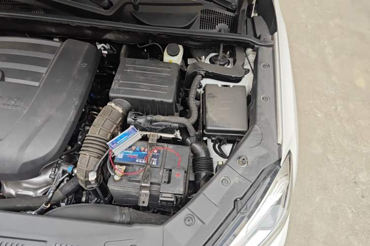 Used CHANGAN CS75 2020 280T DCT Luxury Version China VI Standard Engine Bay Left