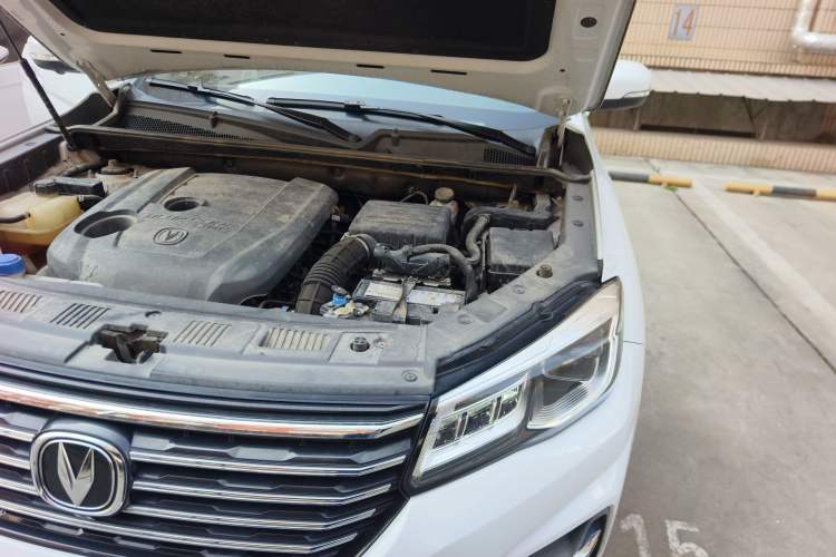 Used CHANGAN CS75 2020 280T DCT Luxury Version China VI Standard Engine Bay Left