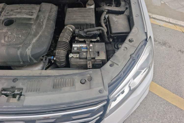 Used CHANGAN CS75 2020 280T DCT Luxury Version China VI Standard Engine Bay Left