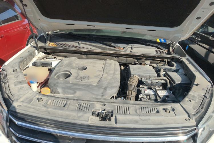 Used CHANGAN CS75 2020 280T DCT Luxury Model China VI Standard Engine Bay