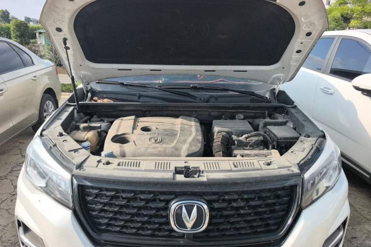 Used CHANGAN CS75 2020 280T DCT Luxury Model China VI Standard Engine Bay