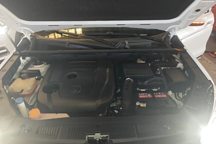 Used CHANGAN CS75 2020 280T DCT Luxury Model China VI Standard Engine Bay