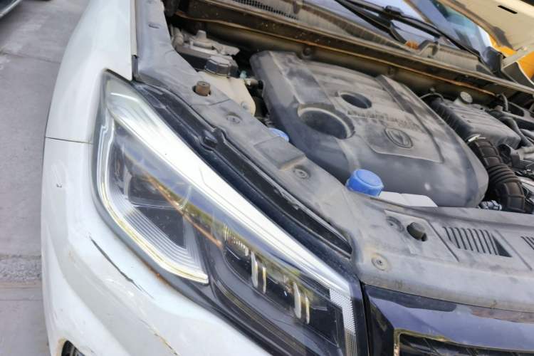 Used CHANGAN CS75 2020 280T DCT Luxury Version China VI Standard Engine Bay Right
