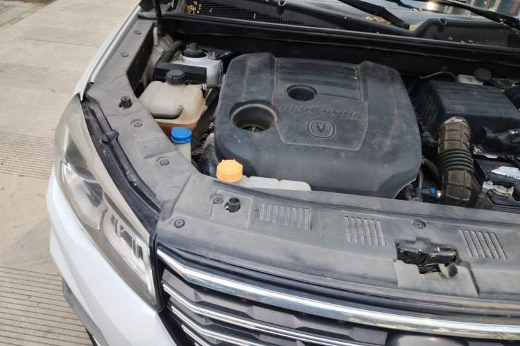 Used CHANGAN CS75 2020 280T DCT Luxury Version China VI Standard Engine Bay Right