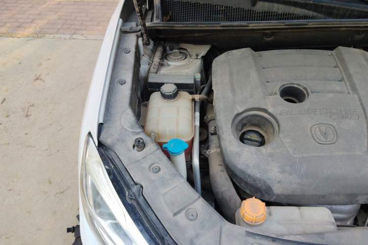 Used CHANGAN CS75 2020 280T Automatic Smart Edition China VI Standard Engine Bay Right
