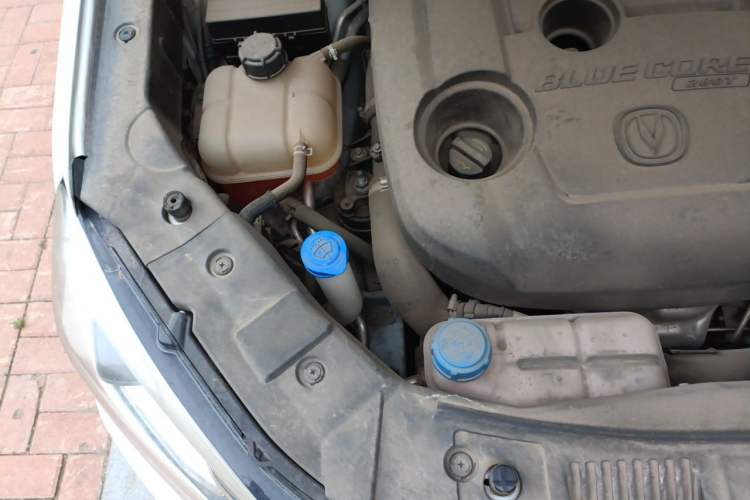 Used CHANGAN CS75 2020 280T DCT Luxury Version China VI Standard Engine Bay Right