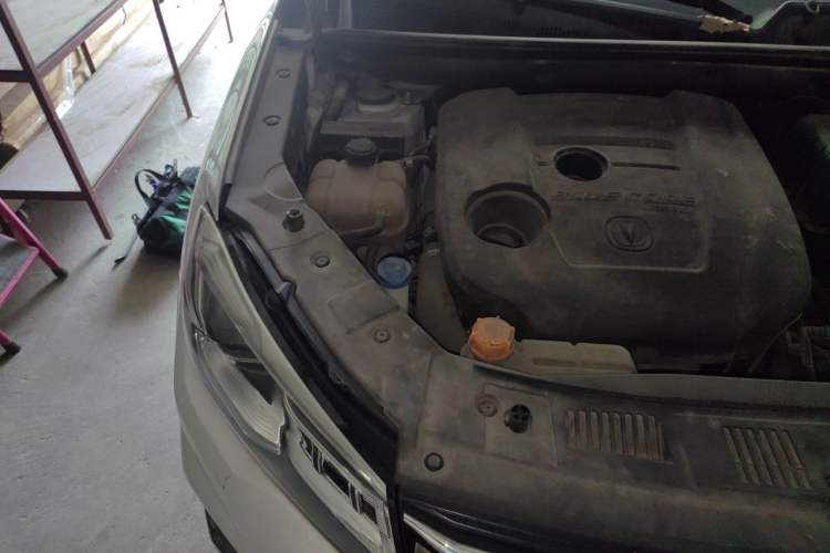 Used CHANGAN CS75 2020 280T DCT Luxury Version China VI Standard Engine Bay Right