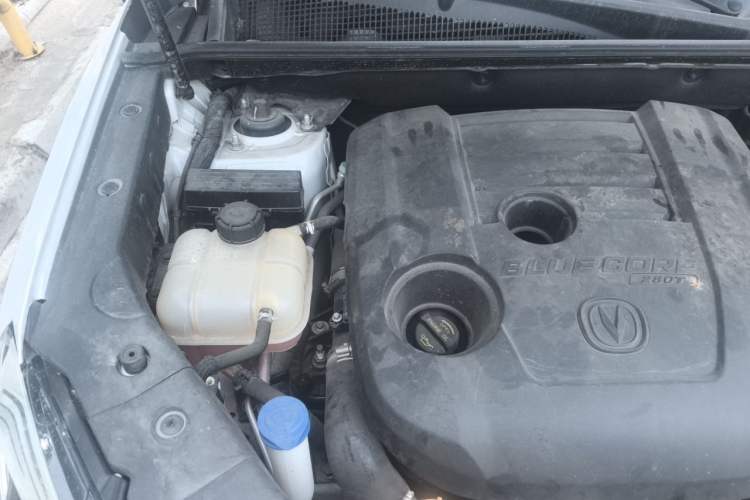 Used CHANGAN CS75 2020 280T DCT Luxury Version China VI Standard Engine Bay Right