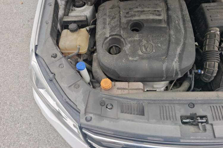 Used CHANGAN CS75 2020 280T DCT Luxury Version China VI Standard Engine Bay Right