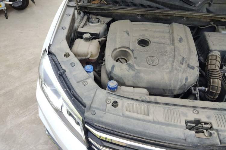Used CHANGAN CS75 2020 280T DCT Luxury Model China VI Standard Engine Bay Right