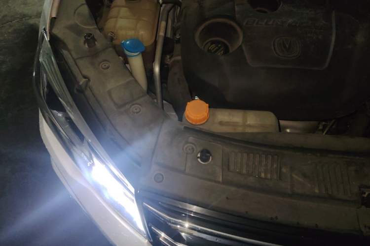Used CHANGAN CS75 2020 280T Manual Elite Version China VI Standard Engine Bay Right