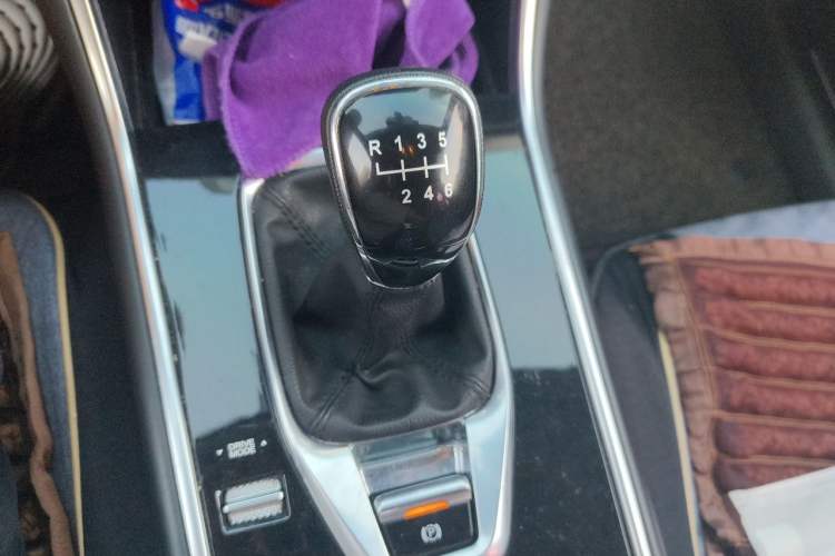 Used CHANGAN CS75 2020 280T Manual Elite Version China VI Standard Gear Lever