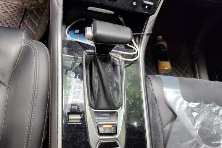 Used CHANGAN CS75 2020 280T DCT Luxury Version China VI Standard Gear Lever