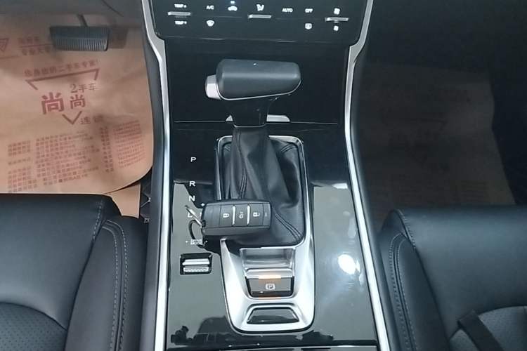 Used CHANGAN CS75 2020 280T DCT Luxury Version China VI Standard Gear Lever