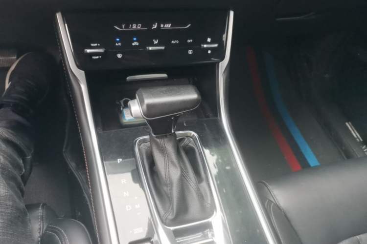 Used CHANGAN CS75 2020 280T DCT Luxury Version China VI Standard Gear Lever